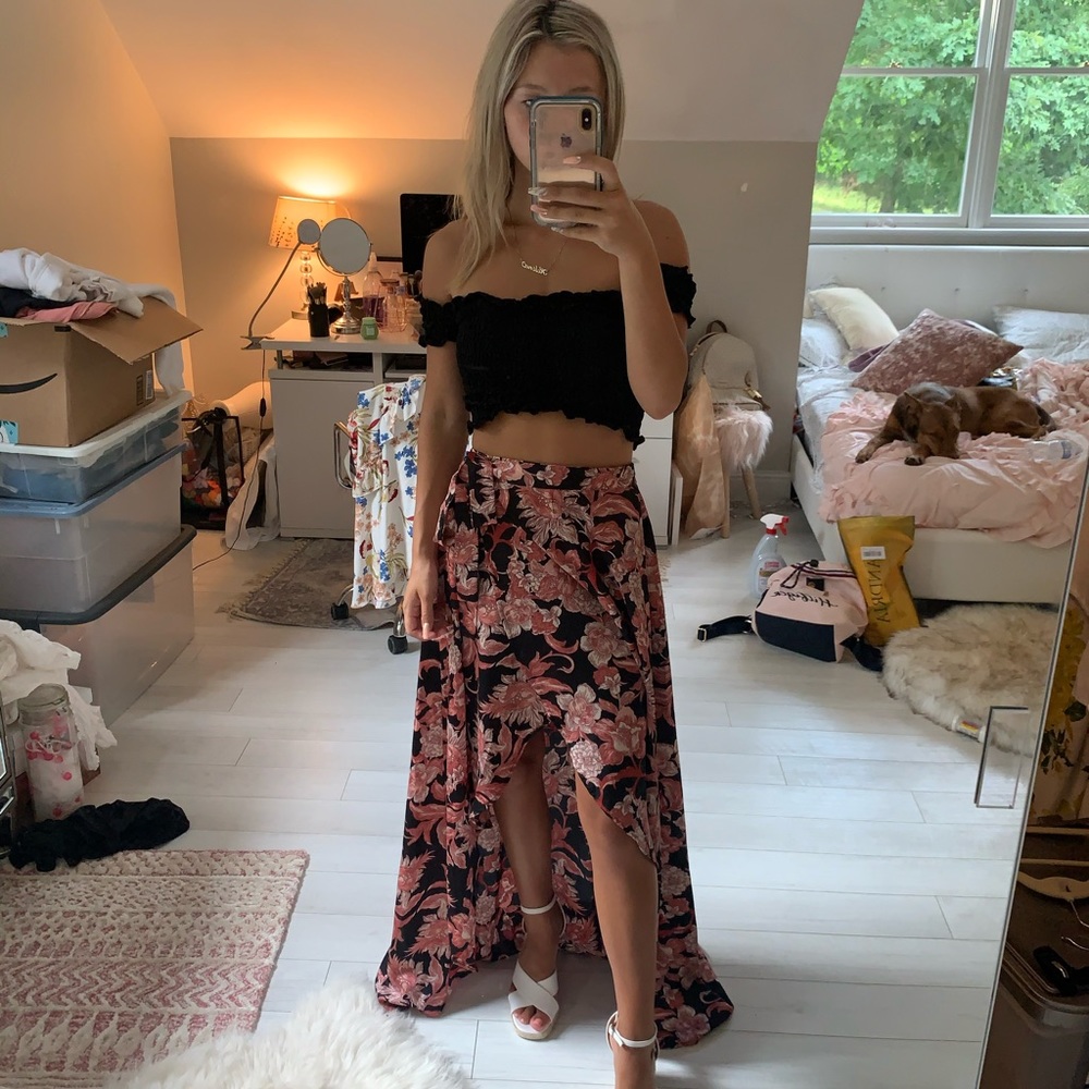 Maxi skirt with slit